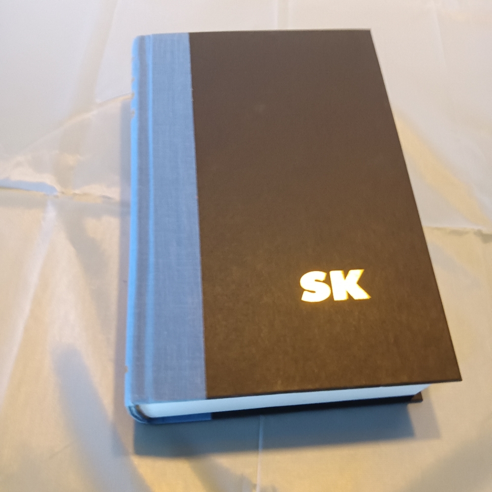 Stephen King Book - Picture 6 of 7